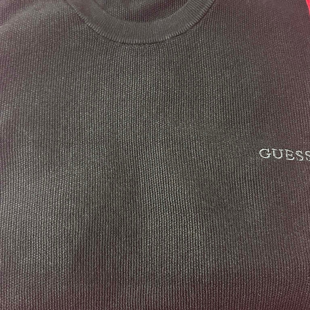 GUESS Men's Charcoal Crewneck Sweater
